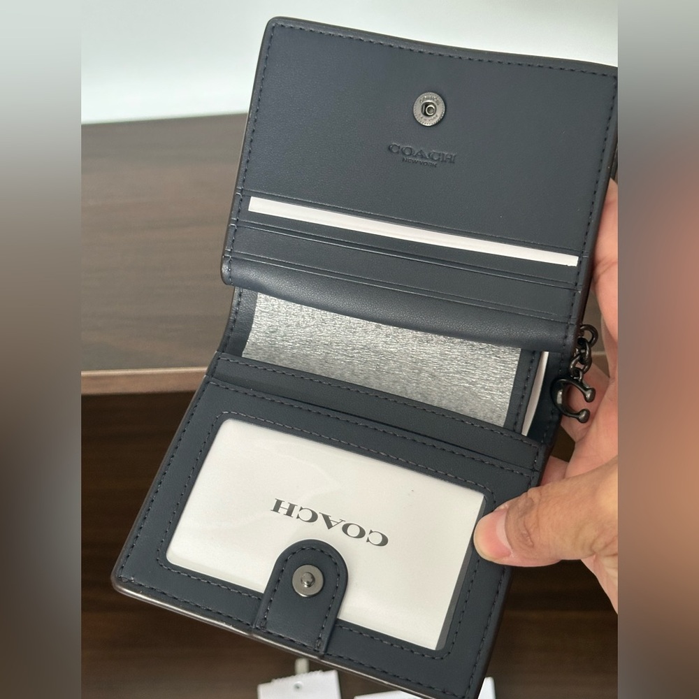 Coach Snap Wallet - Picture 4 of 9